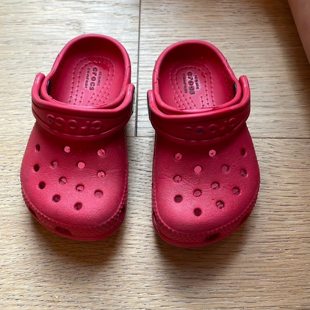 Toddler crocs sz 6